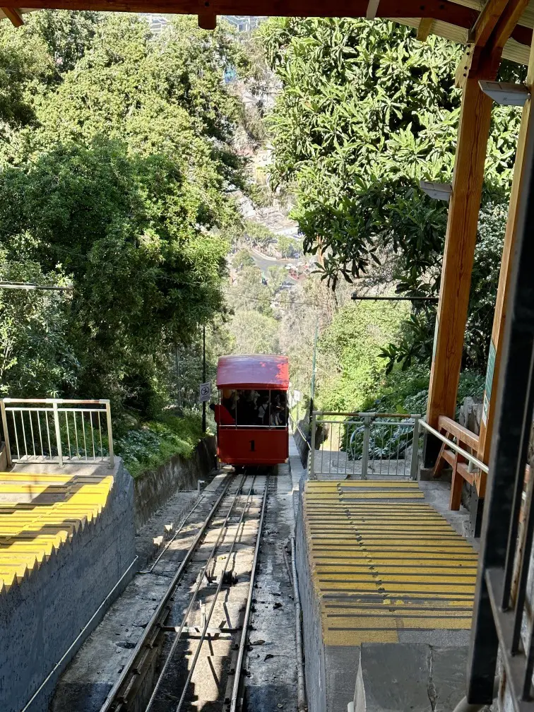 Cerro San Cristóbal em Santiago: passeio de funicular, teleférico e mirantes 7 Santiago do Chile2.jpeg