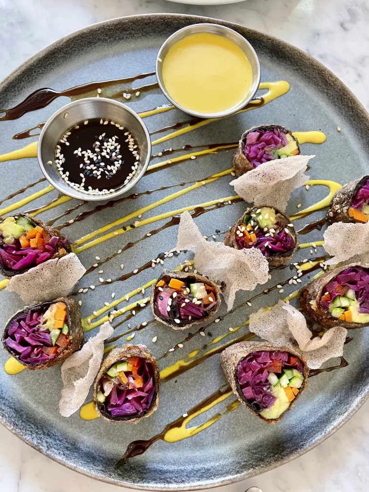 Onde comer vegetariano em Santiago: restaurante imperdível para conhecer 7 Almoco RollitosThai.jpg