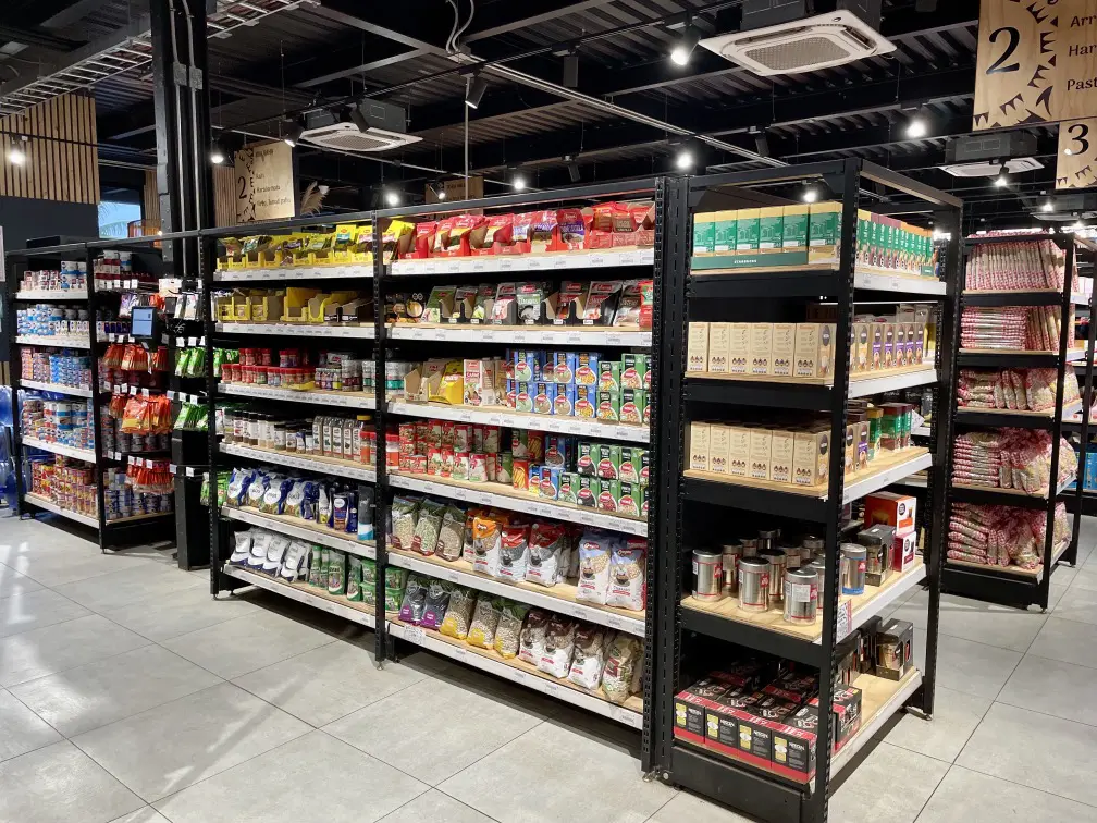 Ilha de Páscoa com crianças: dicas para sua viagem ser um verdadeiro sucesso 22 Conjunto 6 supermercado Henua.jpg