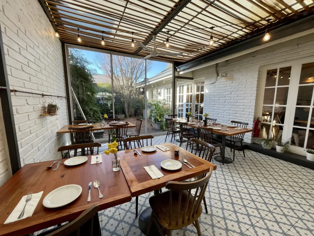Onde comer vegetariano em Santiago: restaurante imperdível para conhecer 1 Espaco Quinoa scaled 1