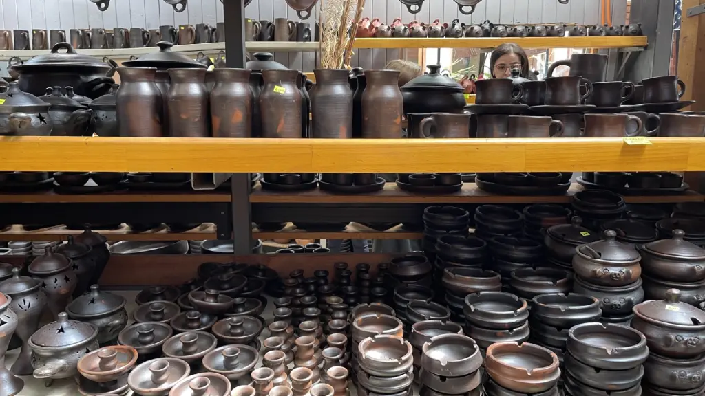 Pomaire: a cidade das empanadas gigantes e artesanatos baratos 1 Pomaire2