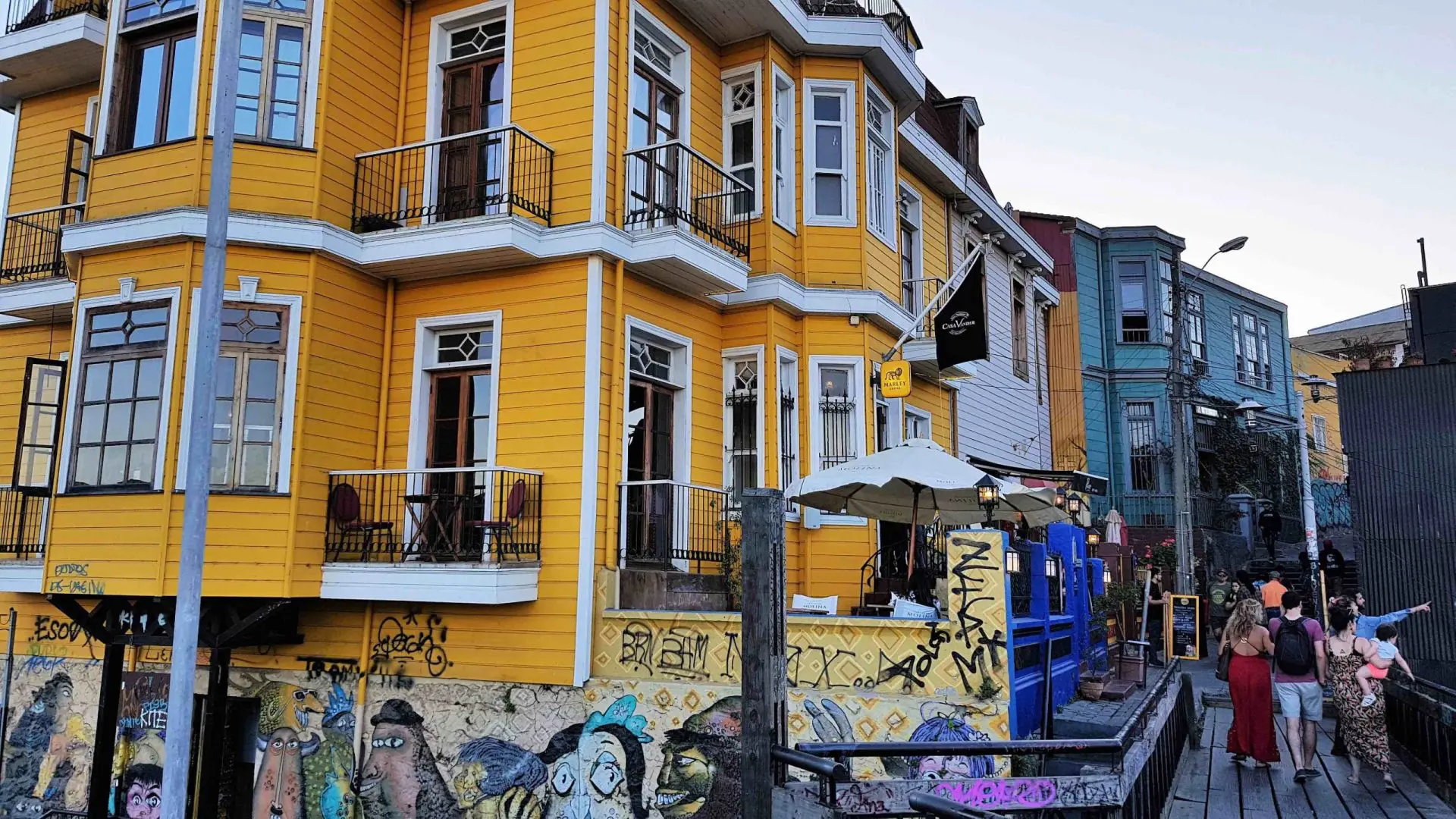 Valparaiso chile6 scaled.jpg