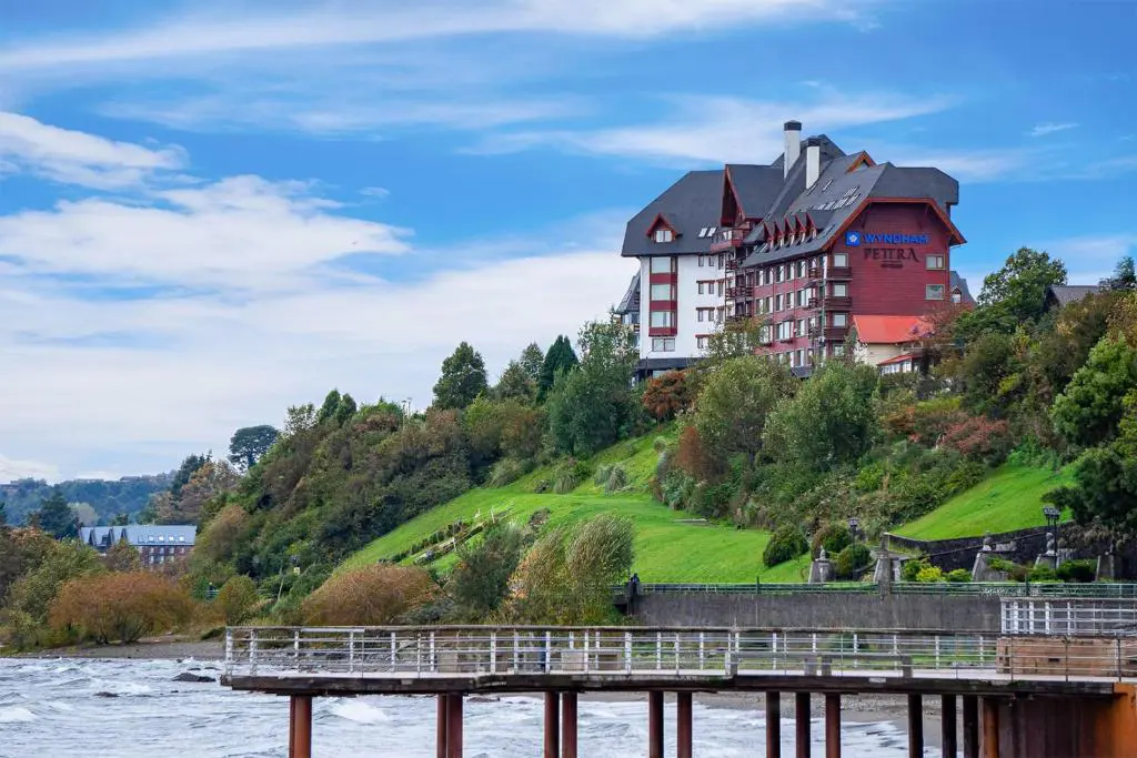 Hotéis em Puerto Varas: melhores opções e onde ficar sem erro 3 wyndham puerto varas.jpg
